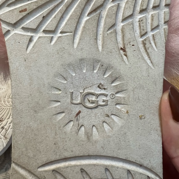 UGG slides - Picture 5 of 5